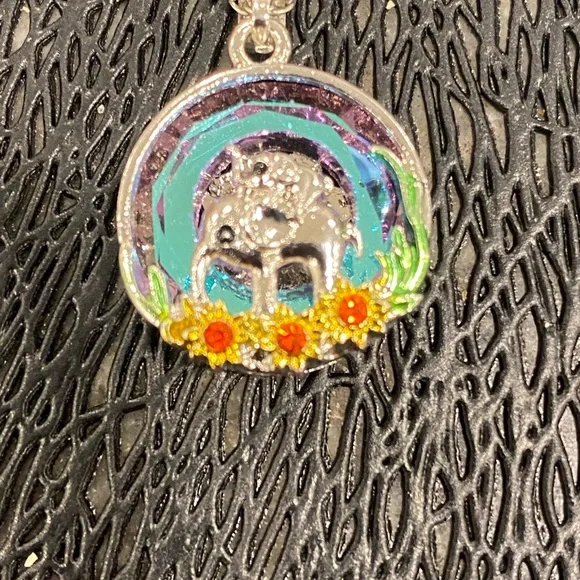 Silver Mommy and baby elephant Pendant Necklace - Picture 4 of 5